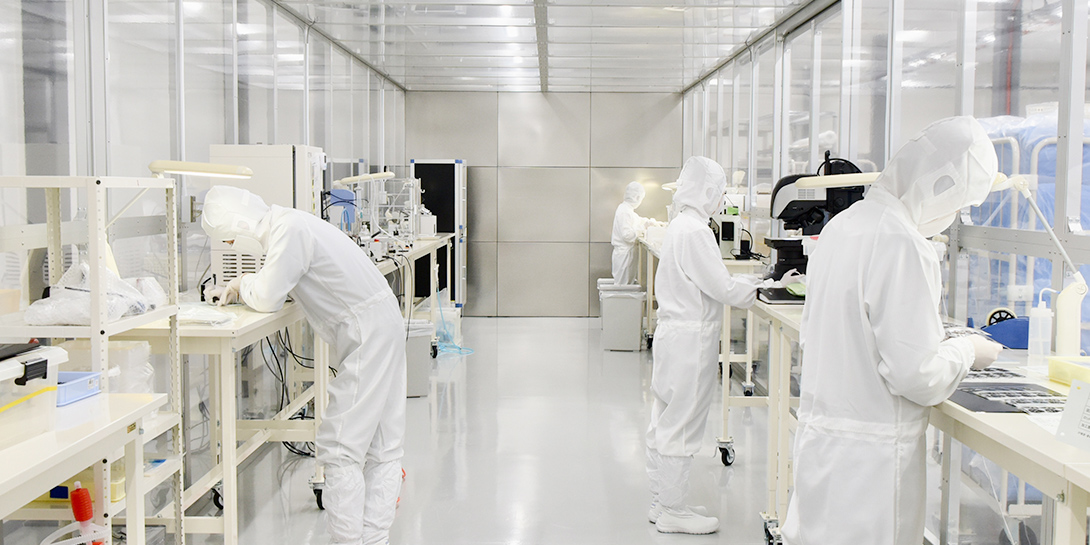 Cleanroom (Class 1 compliant)