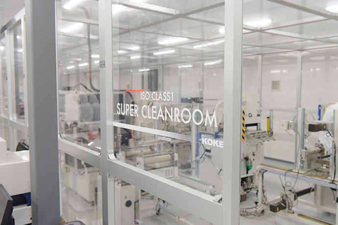 Equipped with an ISO Class 1 Super Clean Room